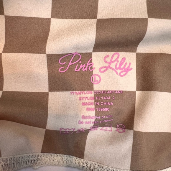 Pink lily 2 piece workout set - Picture 9 of 9